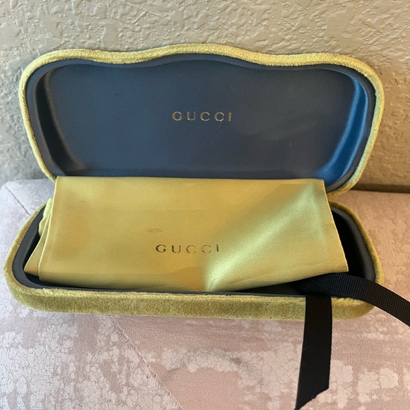 Gucci Accessories - Gucci Chartreuse Velvet Clamshell Sunglasses Case with Silky drawstring pouch